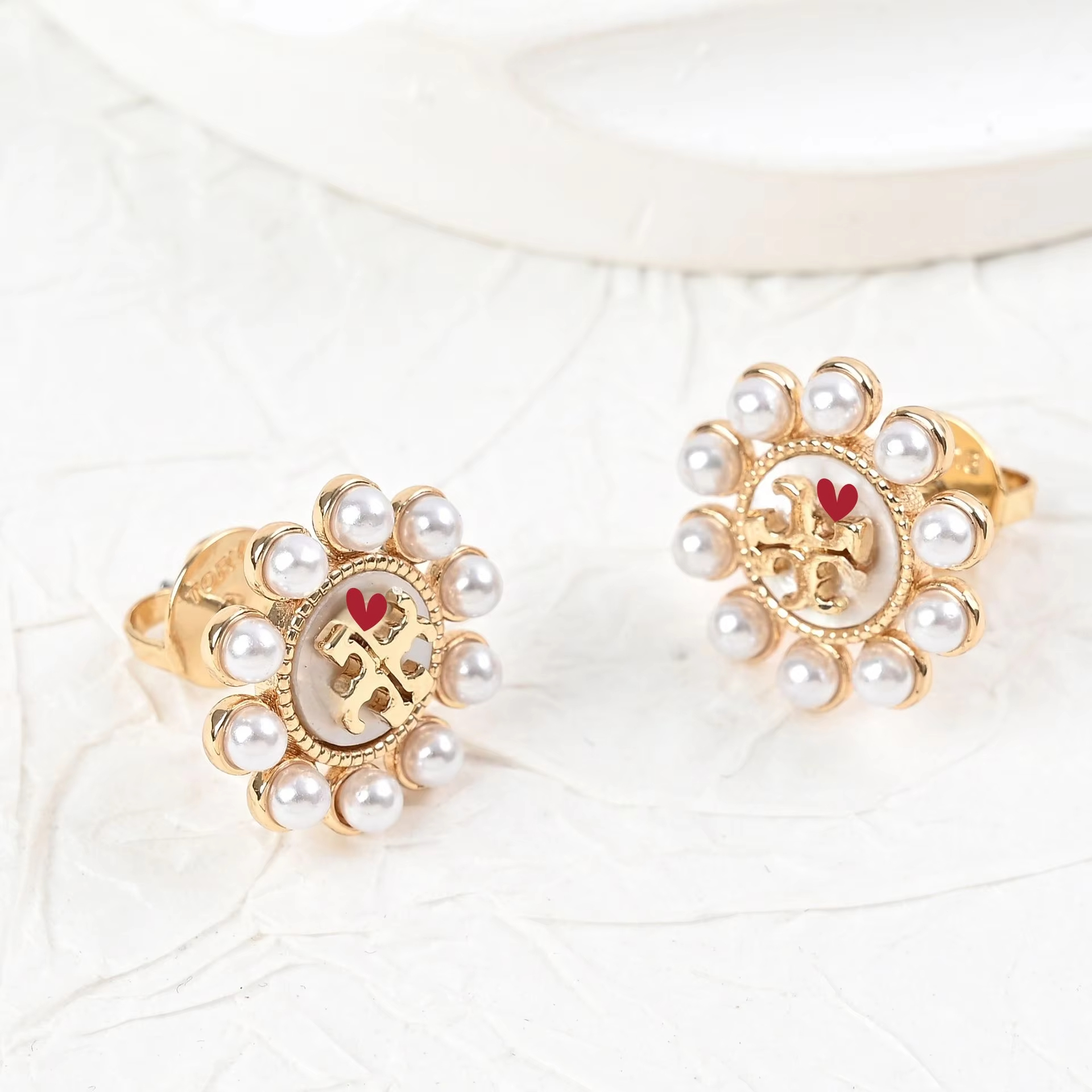 Elegant CZ Paved Cross Stud Earrings for Women Gold Tone Fashion Earrings for Daily Wear Wedding Party Jewelry Gift