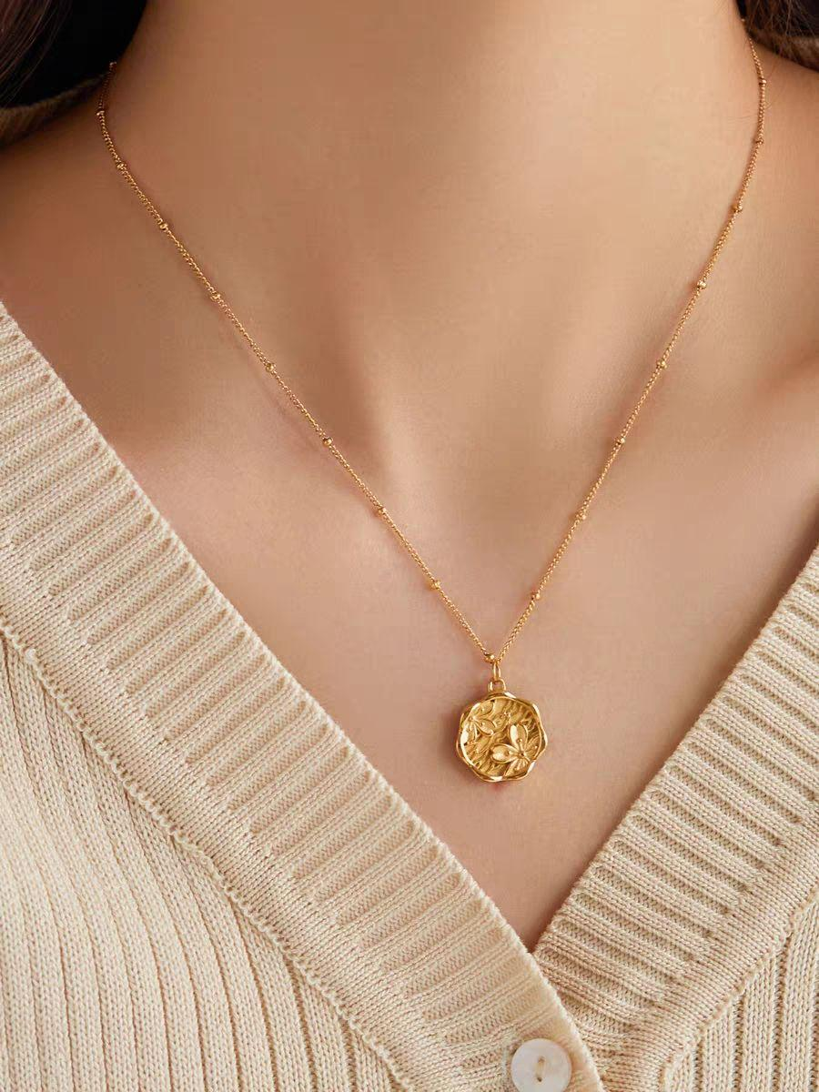 Elegant Gold Coin Pendant Necklace – Fashion Jewelry for Women