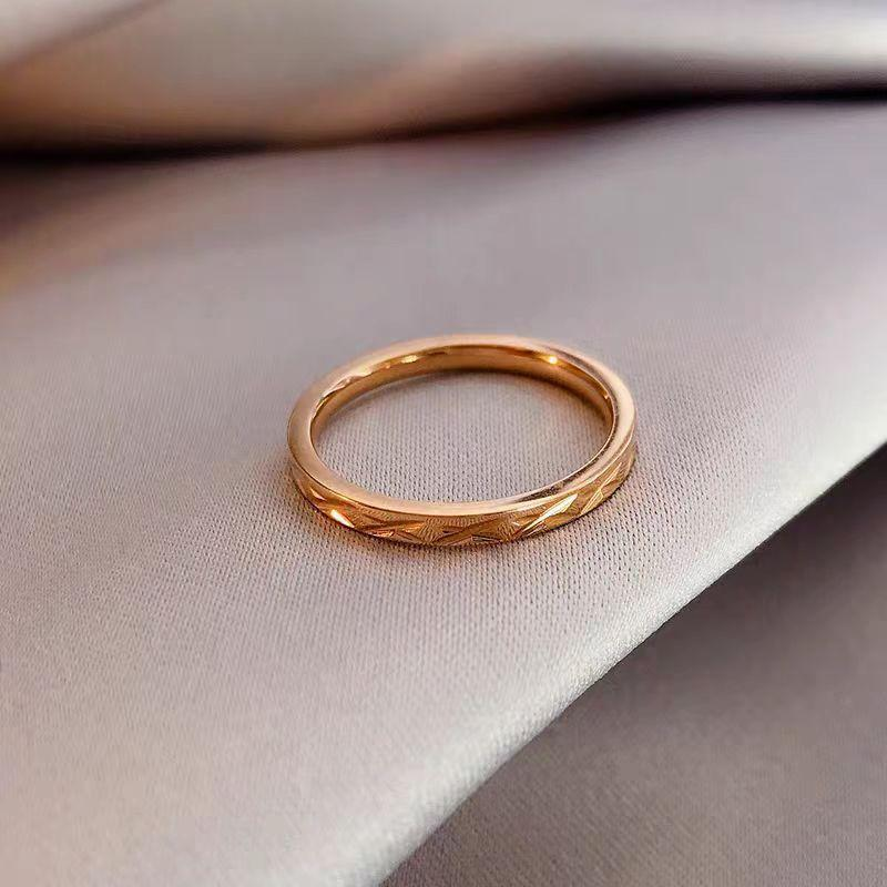 Elegant Minimalist 18K Gold Plated Slim Band Ring for Women – Fine Carved Lightweight Wedding Engagement Jewelry Stainless Steel Ring