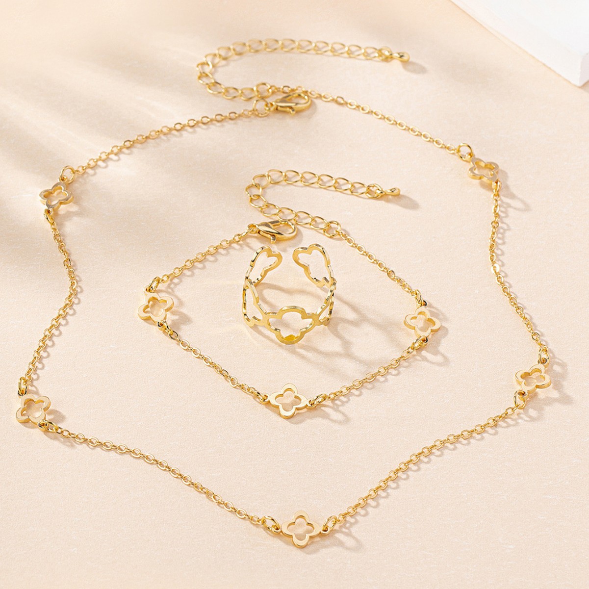 Elegant Minimalist Clover Necklace Set Stainless Steel Jewelry Gold Four Leaf Bracelet Ring Jewelry Set for Women