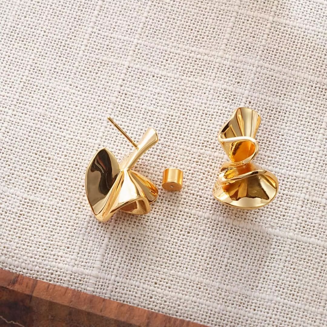 Elegant Vintage Women's Gold Silver Color Geometric Spiral Shape Twisted Stud Earrings Brass Shiny Shank Hinged Hollow Gift