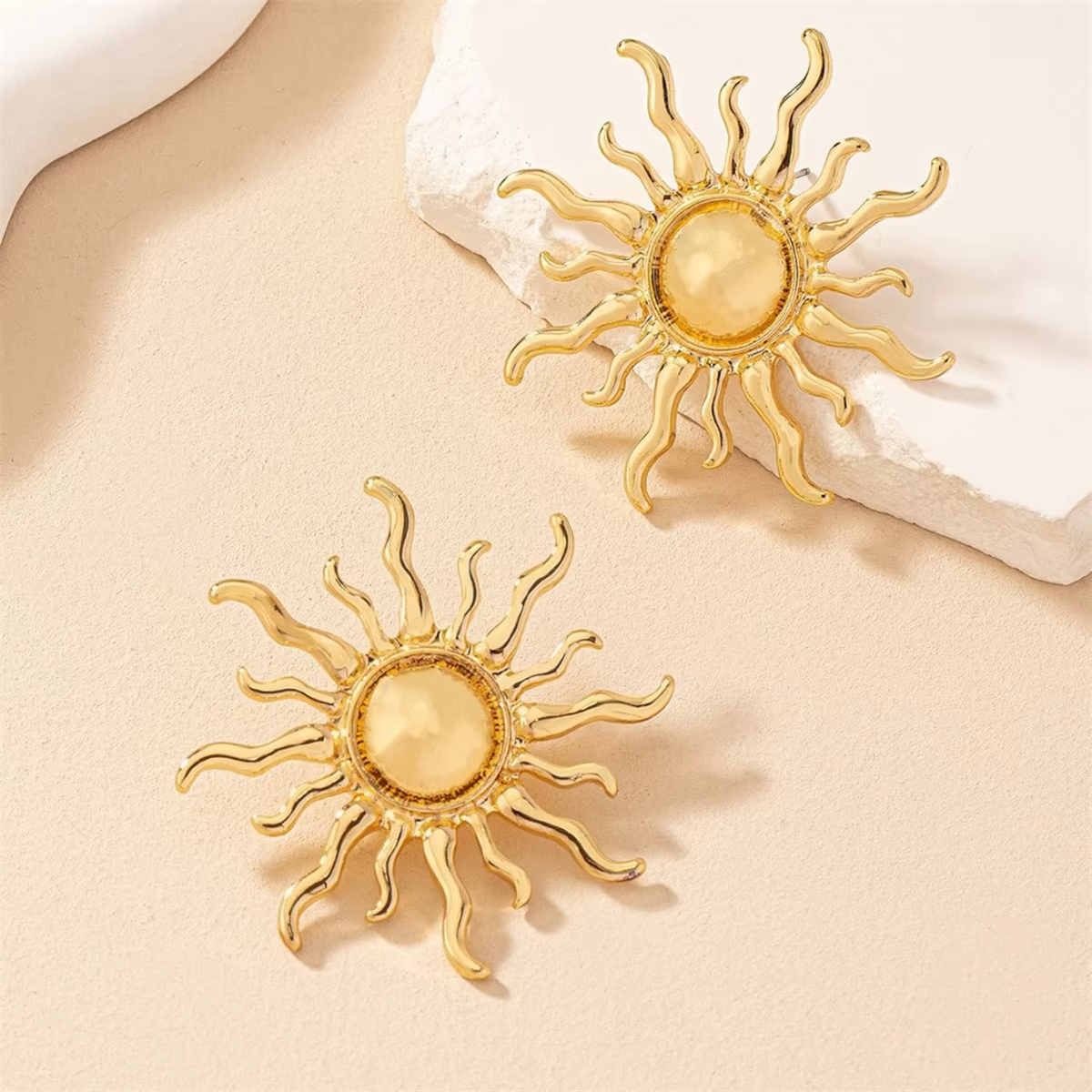 Europe United States All-Match High-End Sun Earrings Simple Exaggerated Butterfly Pattern Light Luxury Cross-Border Personality