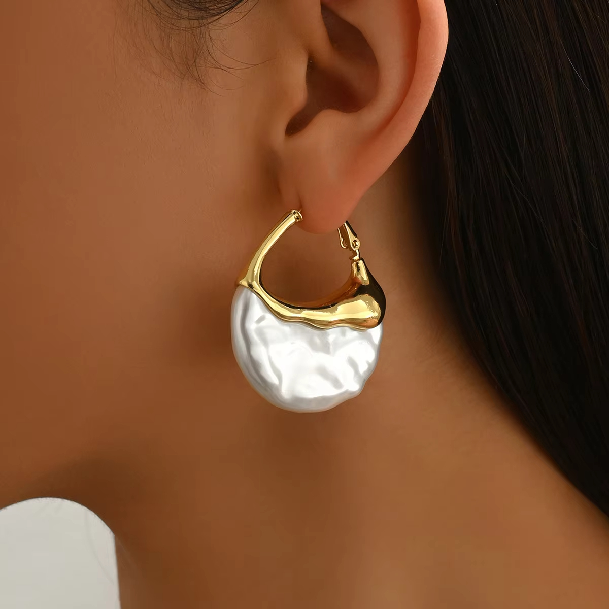 European American Style Versatile Elegant Gold Plated Imitation Pearl Butterfly Stud Earrings High-End Luxury Fashion Jewelry