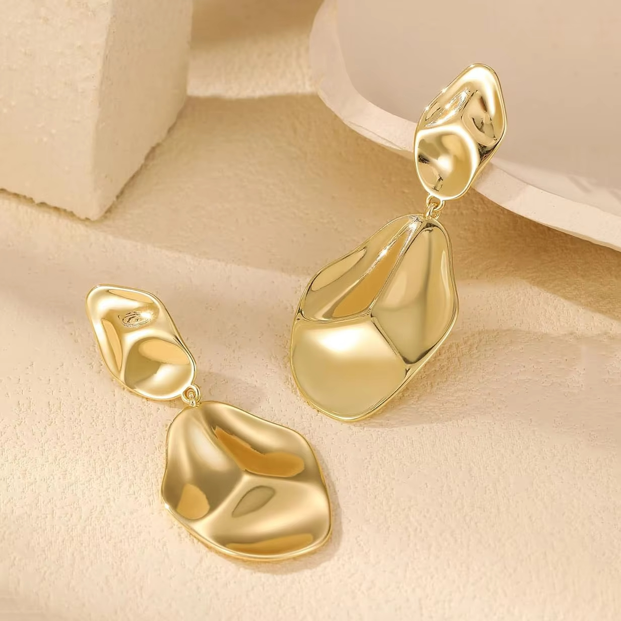 European and American Popular Fashion Versatile Personality Irregular Earrings Recommended for Women's Daily Use
