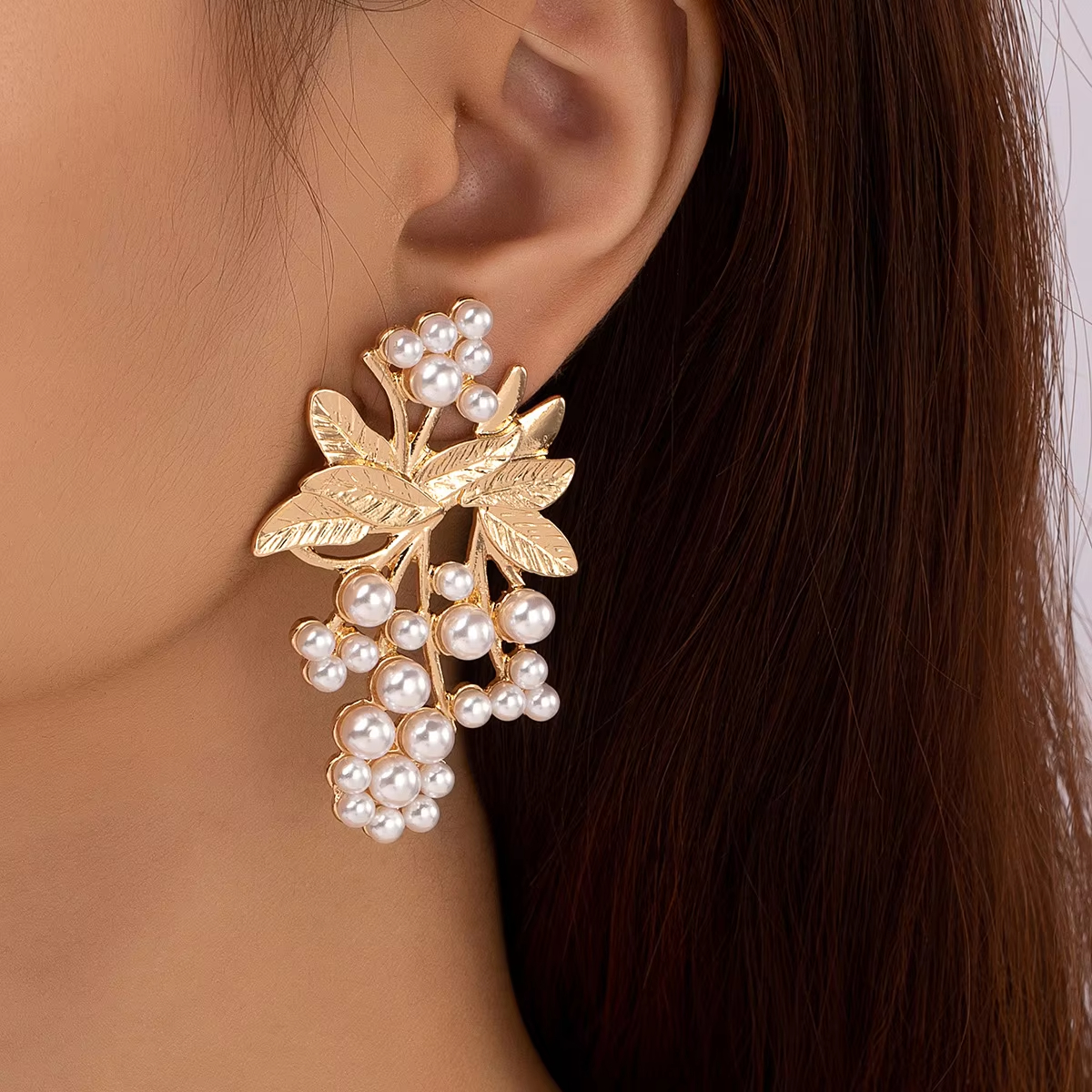 Exaggerated Gold Leaf Pearl Tassel Earrings Luxury Vintage Pleated Large Size Drop Jewelry for Women