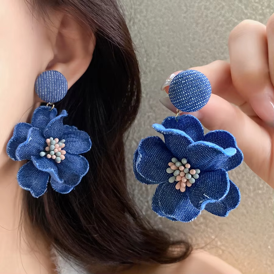 Fabric Flower Pearl Earrings Fashionable and Versatile Retro Style Earrings Design Exaggerated Earrings