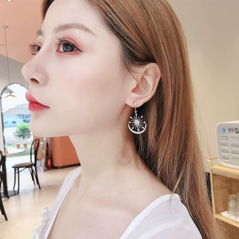 Korea Luxury Drop Earrings Zircon Star Moon Design Pendant Earrings Jewelry for Women