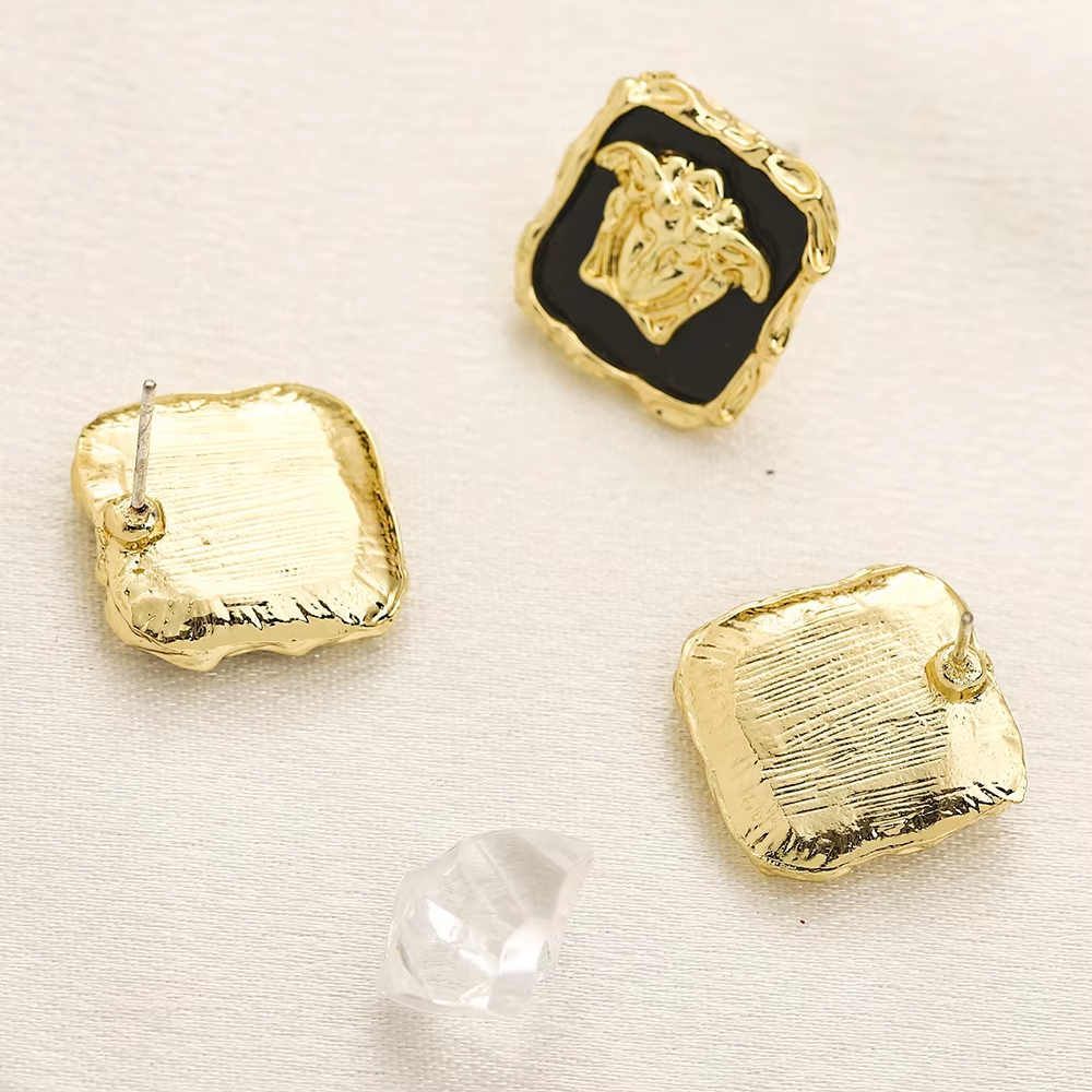 Fashion Designer Earring 18K Gold Plated Designer Jewelry Earrings V Stud Earrings for Women for Girl
