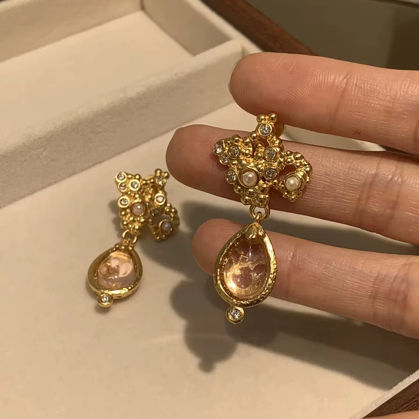 Fashion Earrings Wholesale pink Crystal Earrings Jewelry Women Mini Pearl Cz Diamond Beaded Stud Gold Plated and Crystal Earring