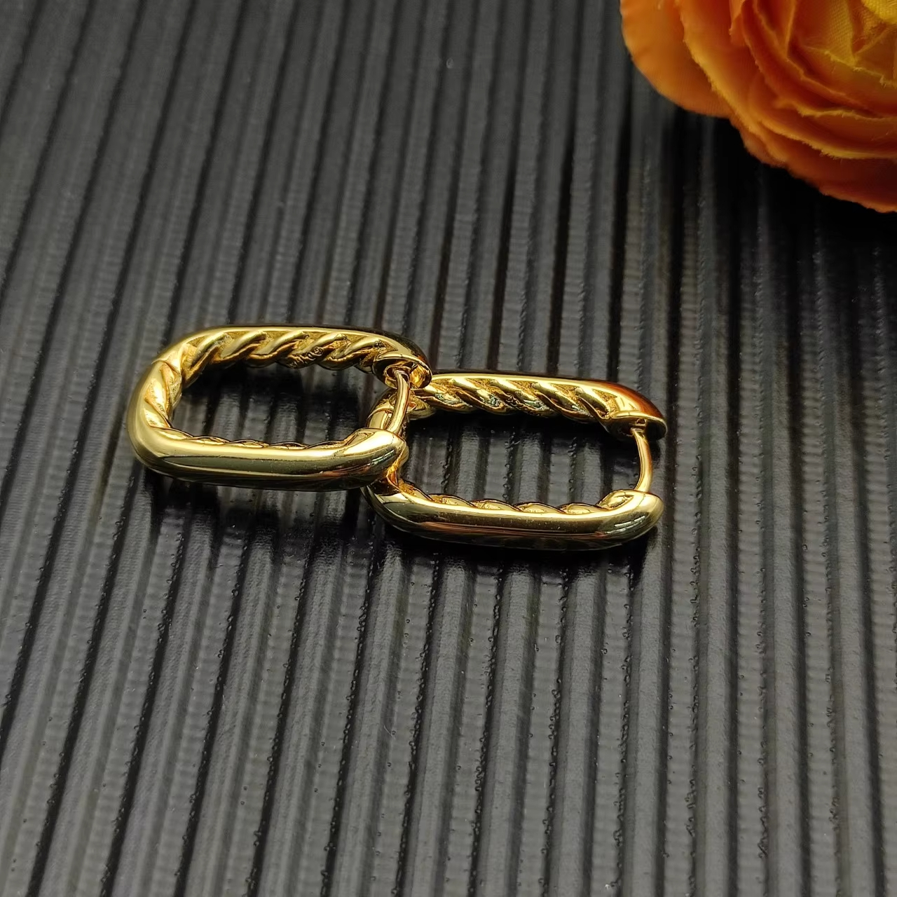 Fashion Fine 18K Gold Plated Statement Brand Twisted Earring Jewelry Women Men Luxury Diamond Designer Hoop Earrings