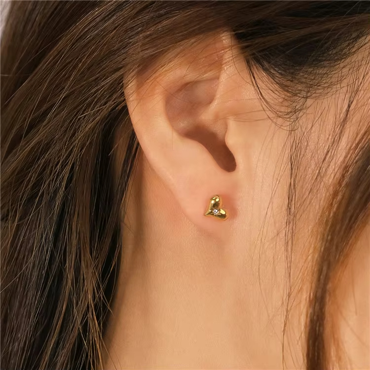 Fashion Jewelry Stainless Steel White Crystal Zircon Gold Heart Studs Earrings for Women