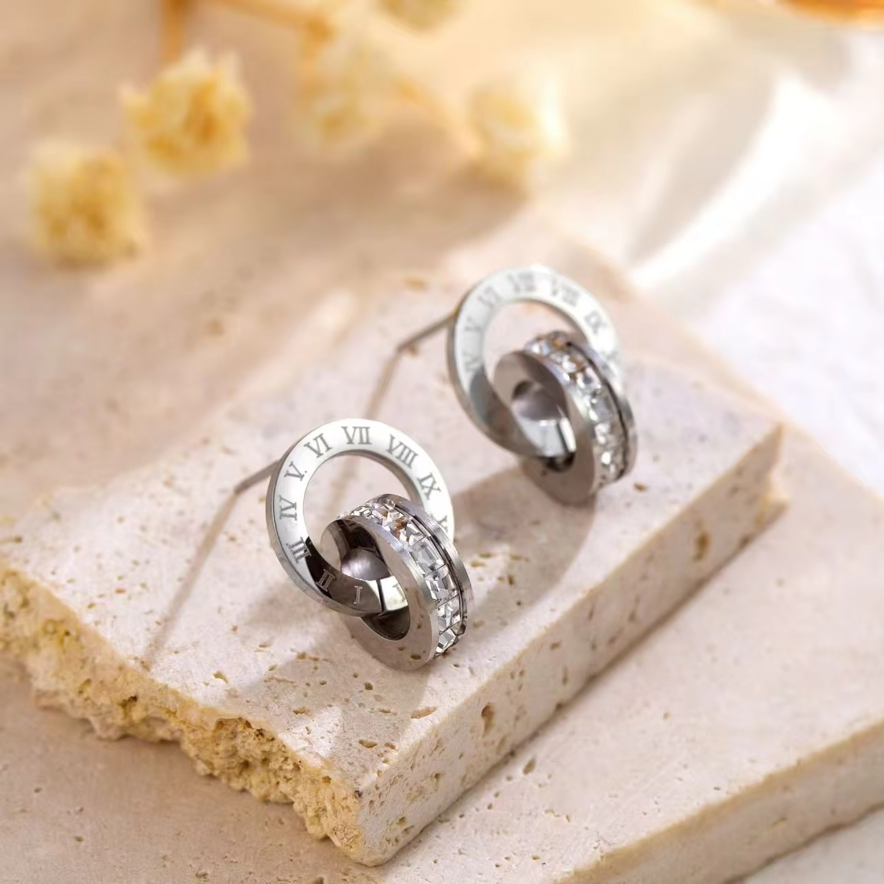 Fashion Women's Earrings 18K Gold Double-ring Set with Zircon Roman Numeral Earrings - Versatile Popular Selling Well Earring