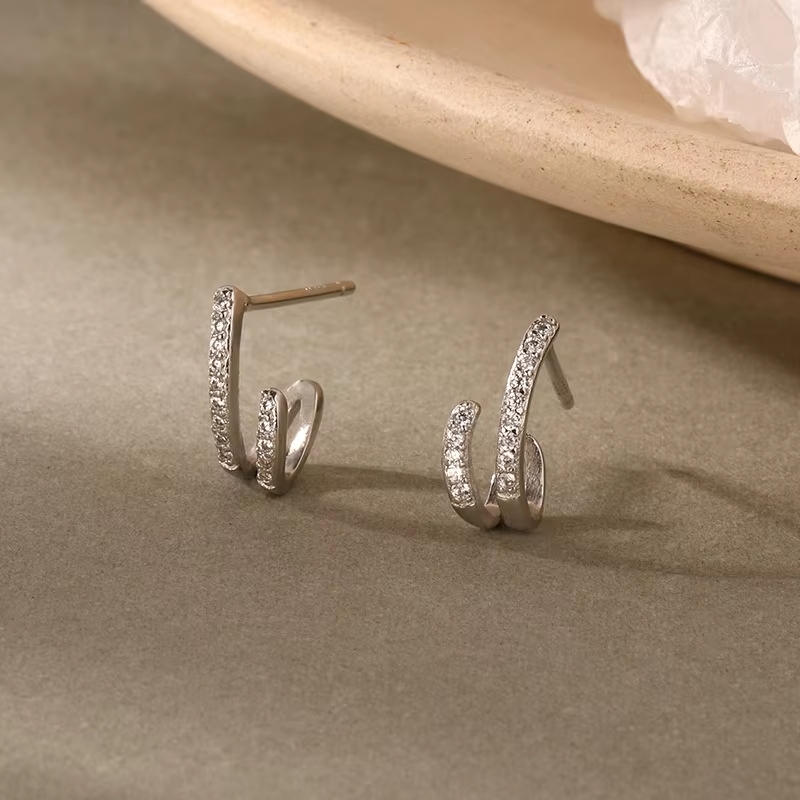 Fashionable Luxury S925 Sterling Silver Irregular Design Zircon Earrings High-end Romantic Jewelry