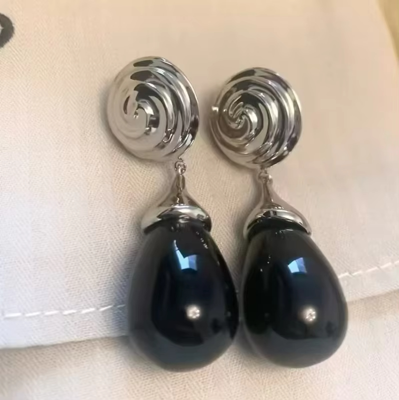 Fashionable Retro Spiral Earrings, Elegant and Versatile Earrings with Graceful Design