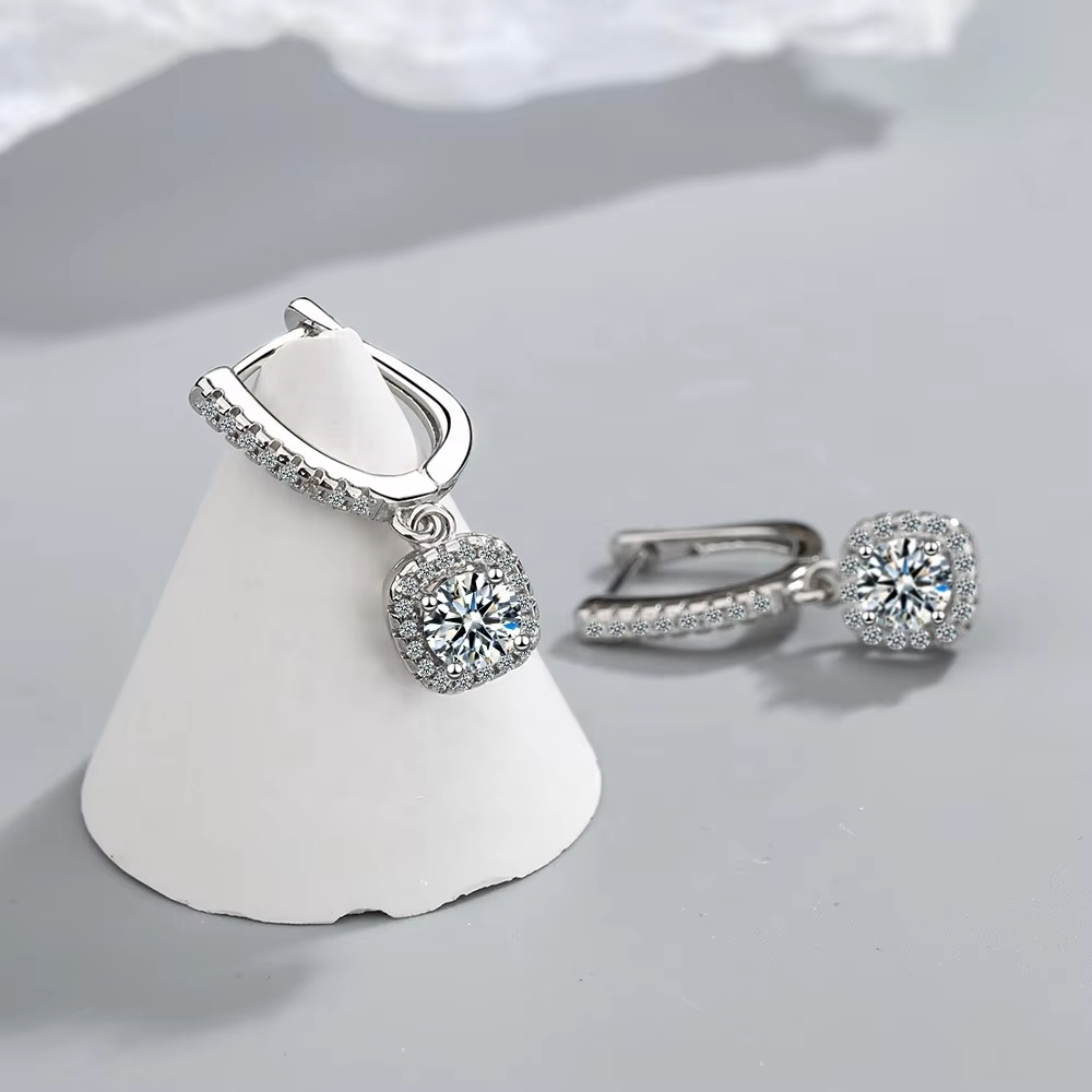 Fashionable and Luxurious Stainless Steel Hollow Design Zircon Earrings with High-end and Romantic Jewelry