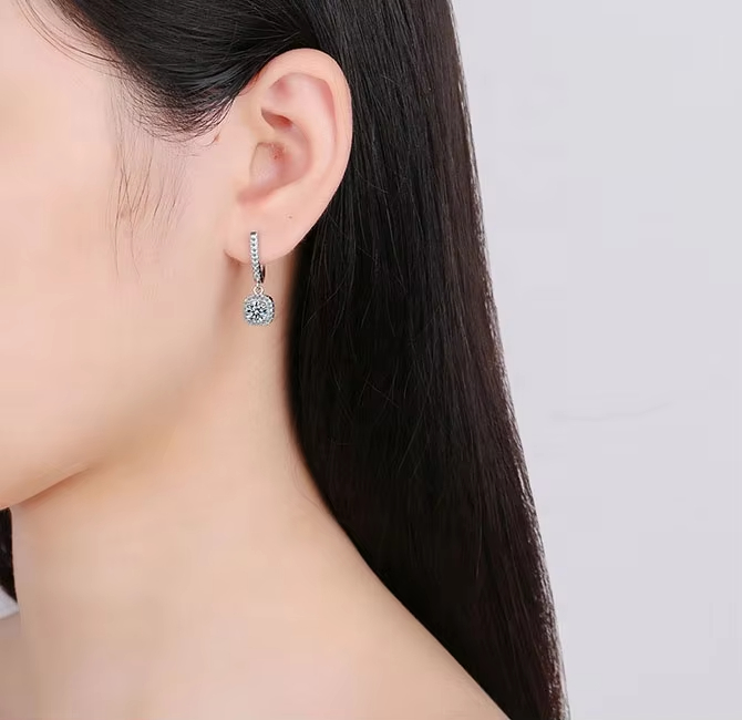 Fashionable and Luxurious Stainless Steel Hollow Design Zircon Earrings with High-end and Romantic Jewelry