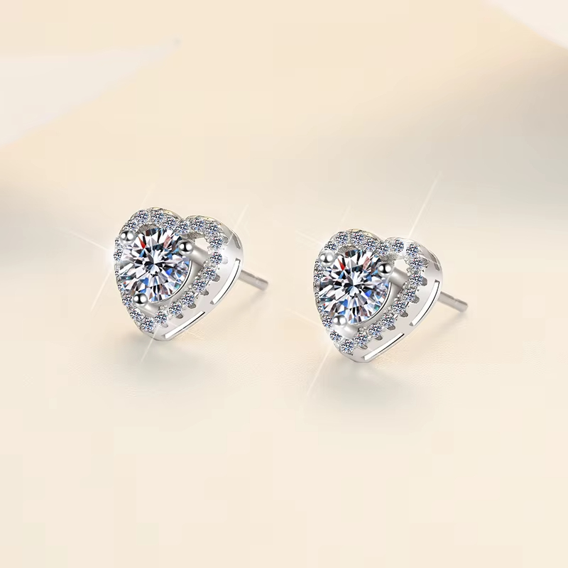 Fine Jewelry Wholesale Prices Heart Shaped Wedding Gift S925 Silver VVs1 Moissanite Stud Earrings for Women Ladies