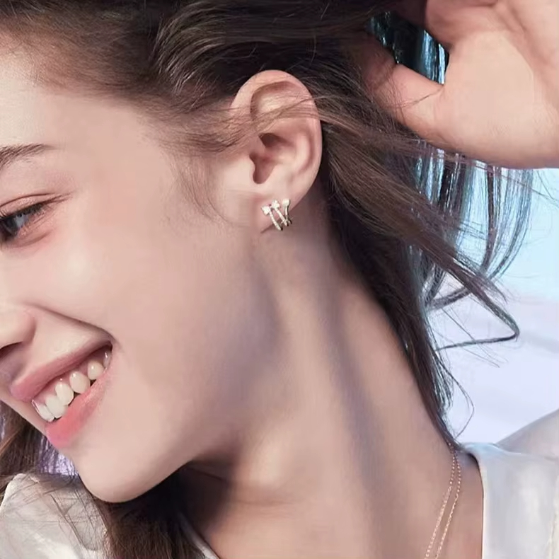 Luxury Exquisite Retro Micro Zircon Bow Earrings Fashionable Explosion Small Fragrance Light Trendy Geometric Party Brass