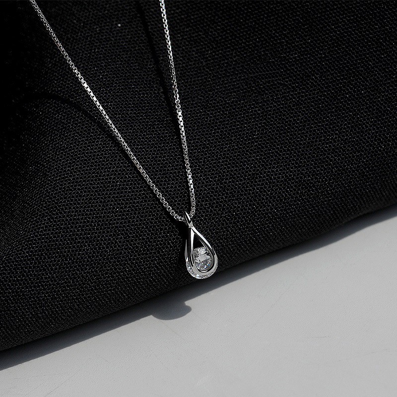 Geometric Teardrop Zircon Pendant Necklace for Women – Minimalist Box Chain Clavicle Necklace