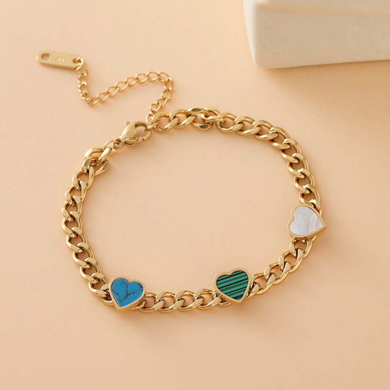 Gold Chain Bracelet with Multicolor Heart Charms – Trendy Chunky Link Design for Women