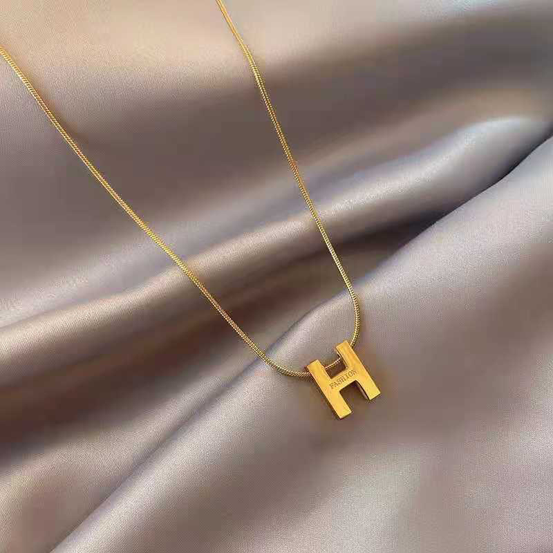Gold Letter H Pendant Necklace Fashion Jewelry