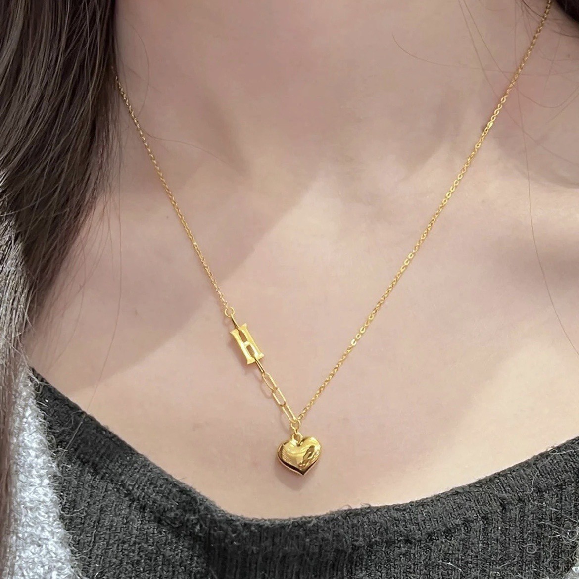 Asymmetric Heart Pendant Necklace with H Accent – Titanium Steel Gold Chain for Women