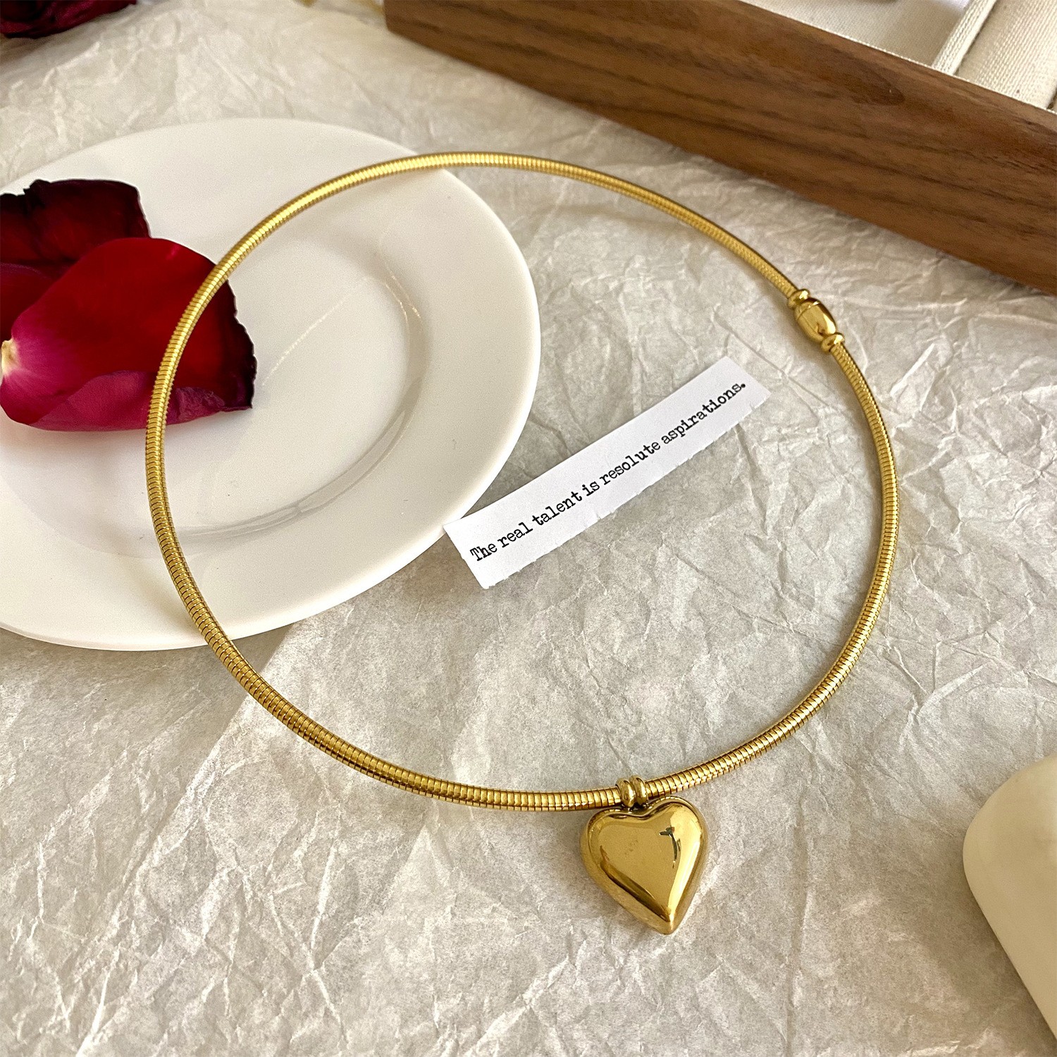 Chic Gold Heart Pendant Choker Necklace in Titanium Steel