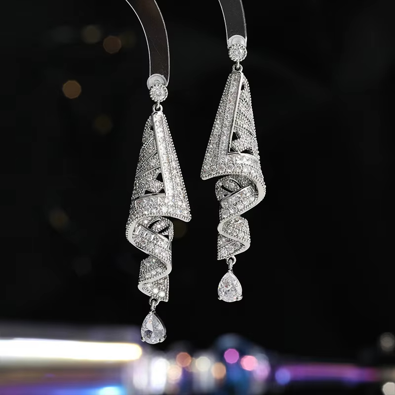 High-End Retro Satin Drop Earrings for Women Heavy Industry Niche Design Famous Family Style Silver Needle Zircon Earrings