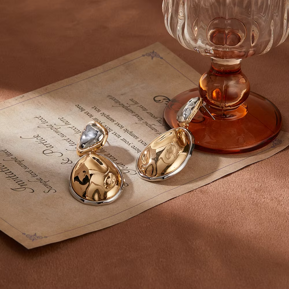 High Quality Fashion Drop Style Earrings for women Gold Geometric Stud Temperament Earrings