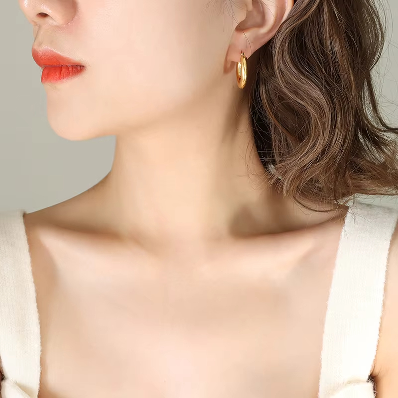 High Quality Fashionable Round Earrings Versatile Stainless Steel Earrings for Women