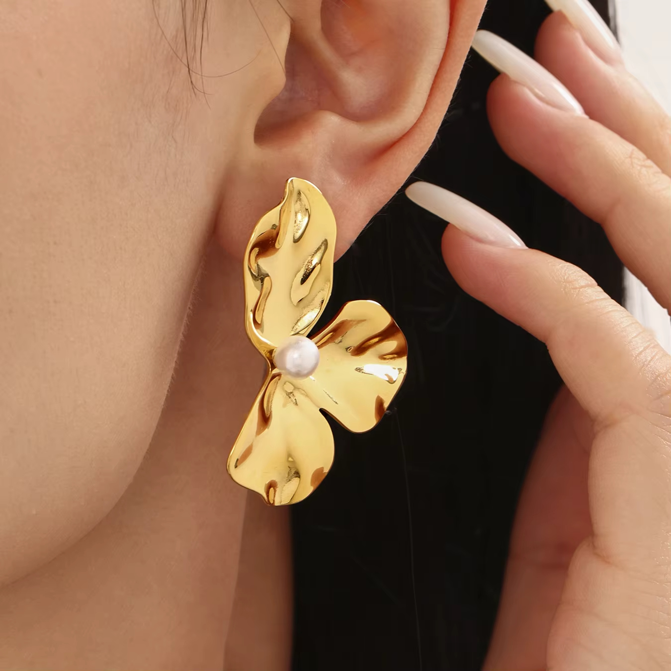 High Quality Stainless Steel Butterfly Stud Earrings Waterproof Anti-Allergy Bright Flower Texture Trendy Jewelry Design