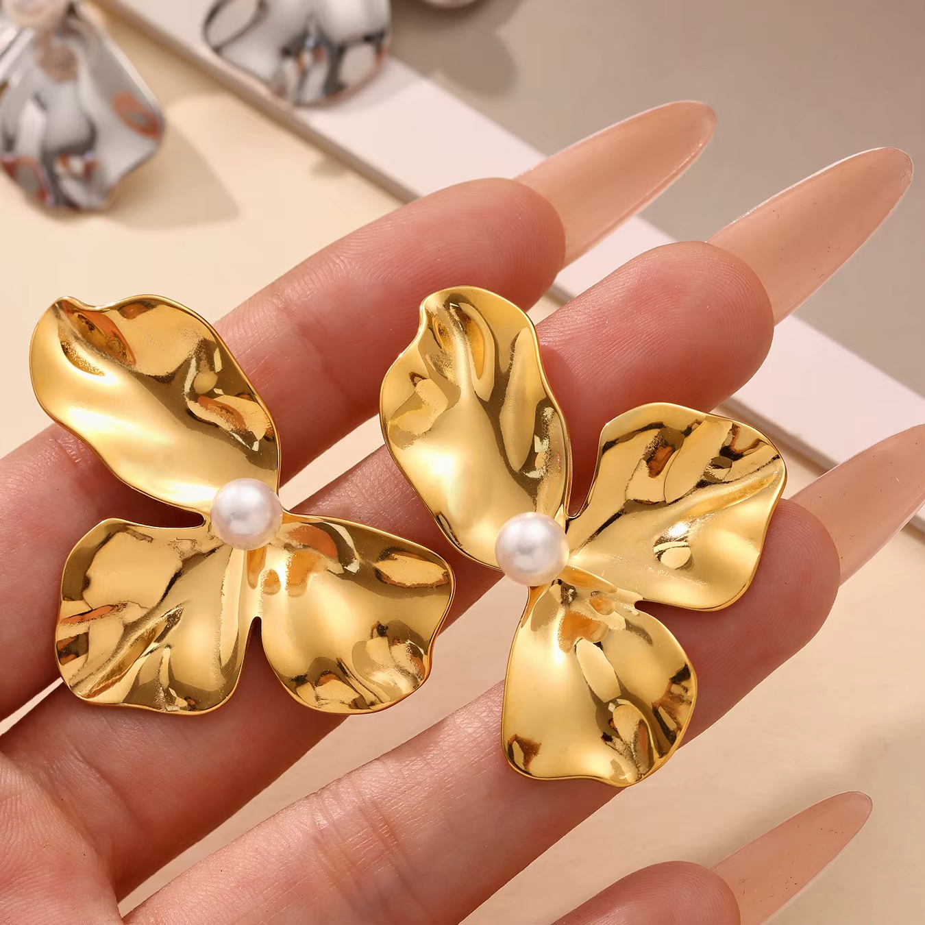 High Quality Stainless Steel Butterfly Stud Earrings Waterproof Anti-Allergy Bright Flower Texture Trendy Jewelry Design