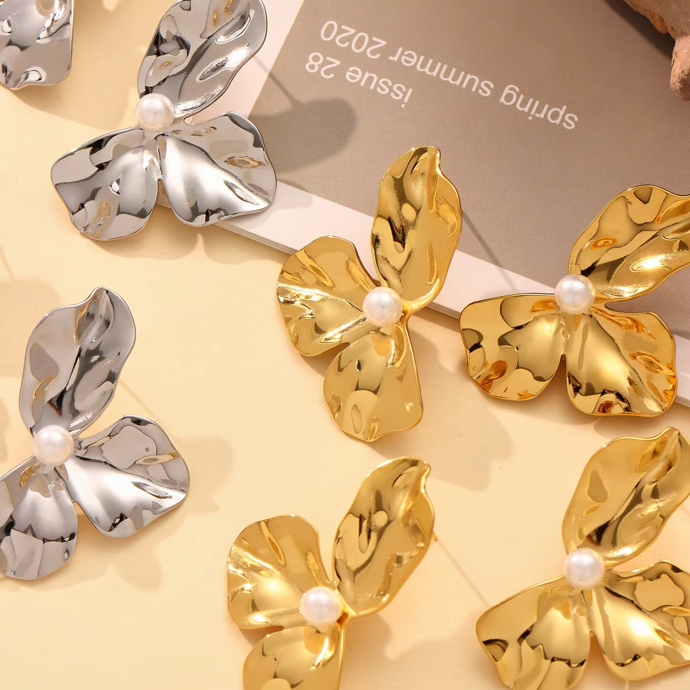 High Quality Stainless Steel Butterfly Stud Earrings Waterproof Anti-Allergy Bright Flower Texture Trendy Jewelry Design