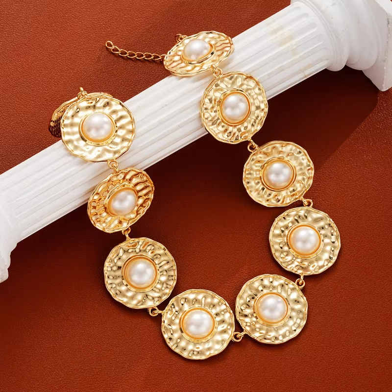 Hot Selling Alloy Inlaid Pearl Layered Geometric Necklace and Earrings Necklace Jewelry Set Fashion All-match Trendy