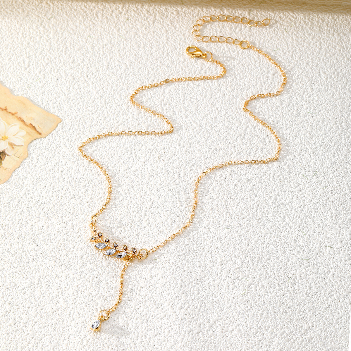 Hot Selling Diamond Studded Leaf Drop Necklace Simple and Versatile Women's Necklace Fashion Jewelry
