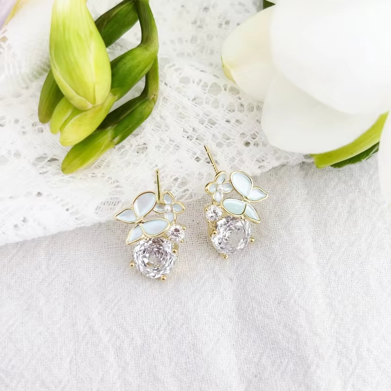 Hot Selling Elegant and Fresh Butterfly Earrings with High-end Feel and Diamond Studded Fashion Earrings