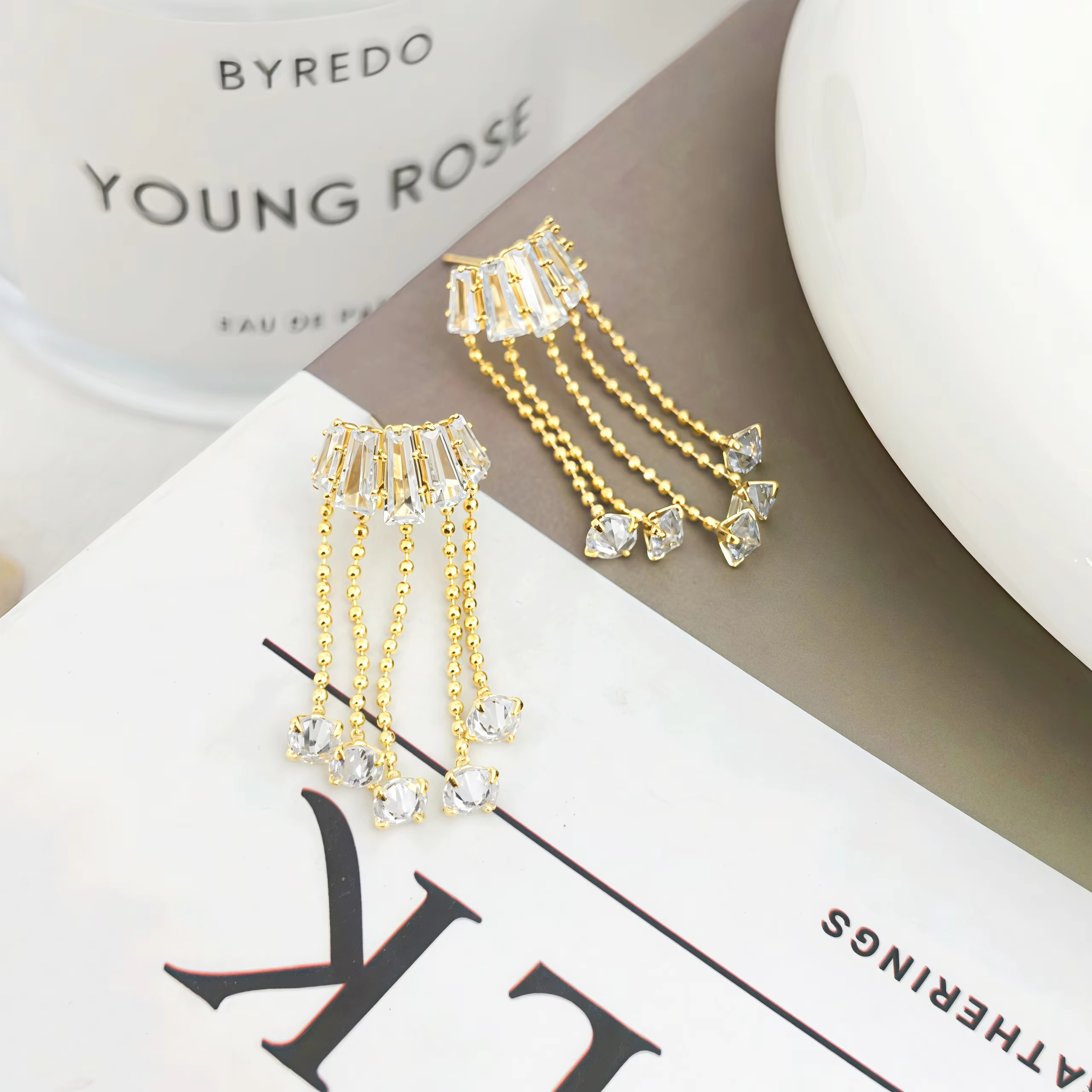 Hypoallergenic S925 Sterling Silver Column Fashion Dangerous Earrings 18K Gold-plated Exquisite Anti-oxidation Earrings