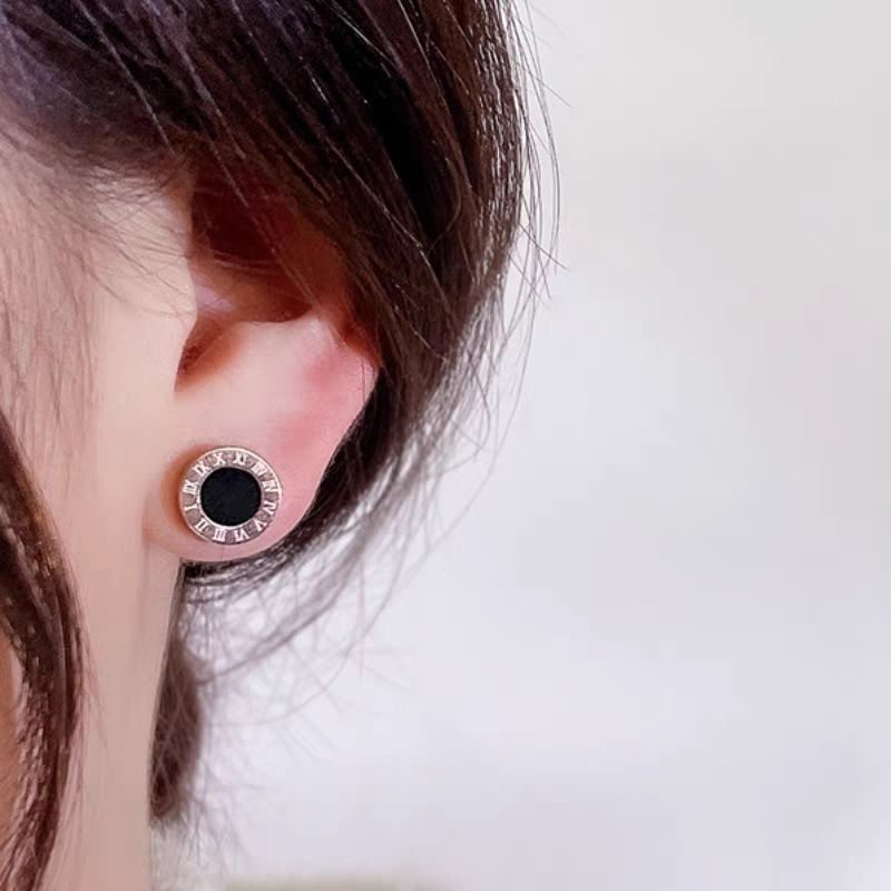 Izana Kurokawa Inspired Earrings – Roman Numeral Black Studs for Timeless Elegance