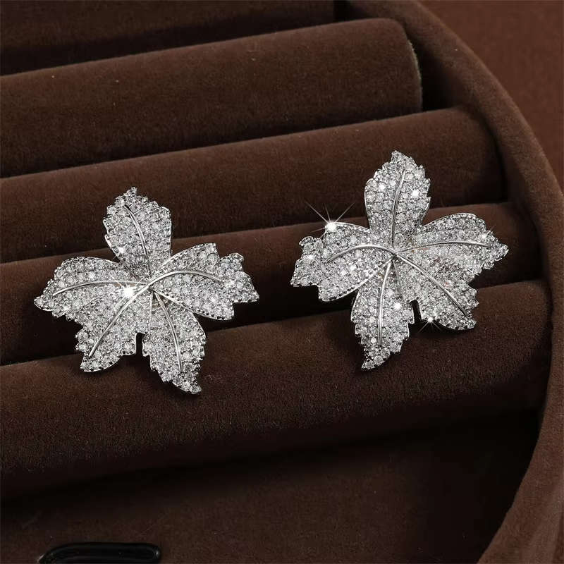 Leaf Zircon Simple Versatile Earrings Women's Fashion Earrings High-end Jewelry Hypoallergenic Earrings High-end Jewelry