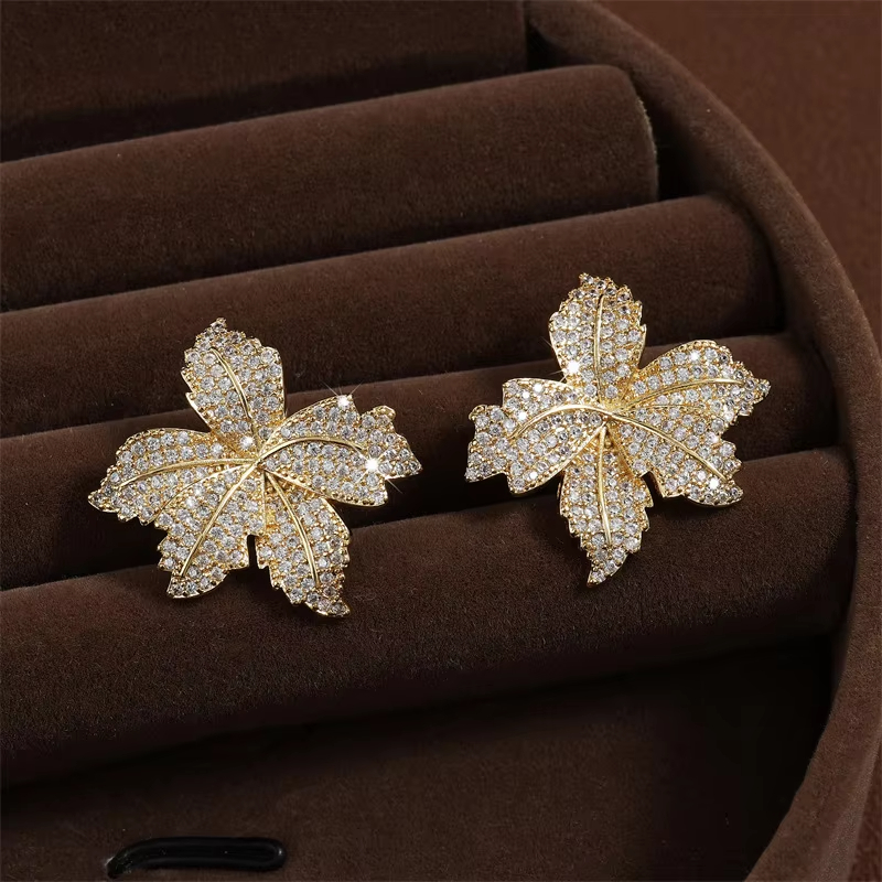 Leaf Zircon Simple Versatile Earrings Women's Fashion Earrings High-end Jewelry Hypoallergenic Earrings High-end Jewelry