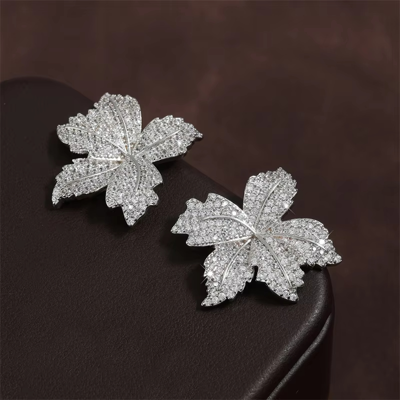 Leaf Zircon Simple Versatile Earrings Women's Fashion Earrings High-end Jewelry Hypoallergenic Earrings High-end Jewelry