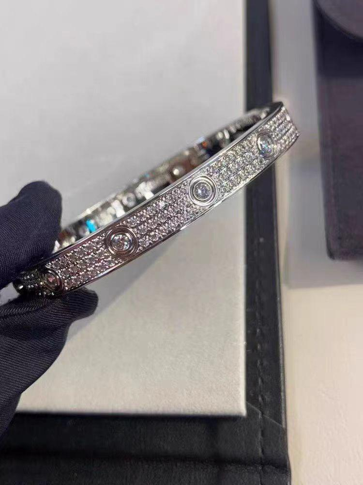 Luxury Full Pavé White Gold Bracelet for Women – High-End Bangle with Round Bezel-Set Crystals and Micro Inlaid CZ, Elegant Sparkling Jewelry Gift for Party or Formal Occasions