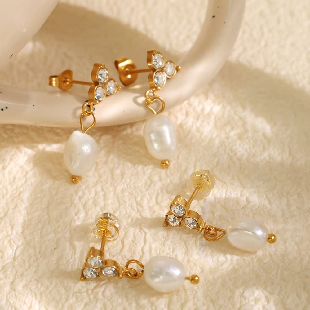 Luxury Retro Freshwater Golden Silver Pearl Rhinestone Earrings Gifts for Girls Ladies Daily Vacation Christmas Wear