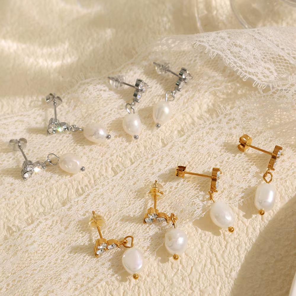 Luxury Retro Freshwater Golden Silver Pearl Rhinestone Earrings Gifts for Girls Ladies Daily Vacation Christmas Wear