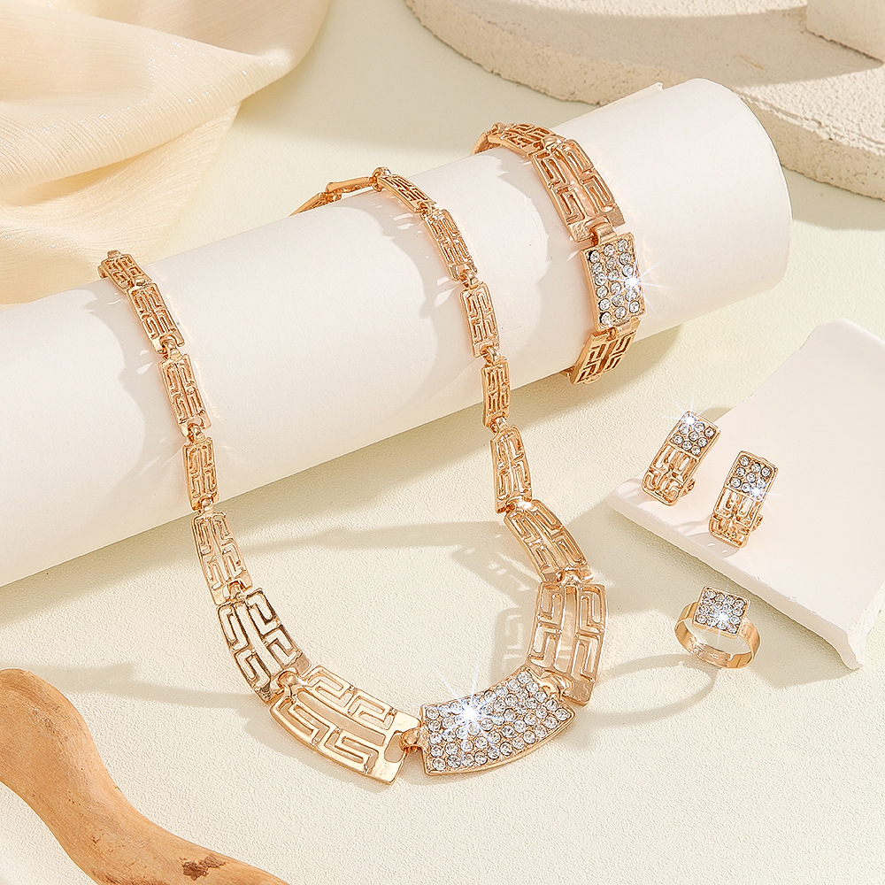 Luxury_Stainless_Steel_Jewelry_Sets_Necklace_Earrings_Ring_Bracelet_Gold_Crystal_Women_Fashion_Jewelry_Sets
