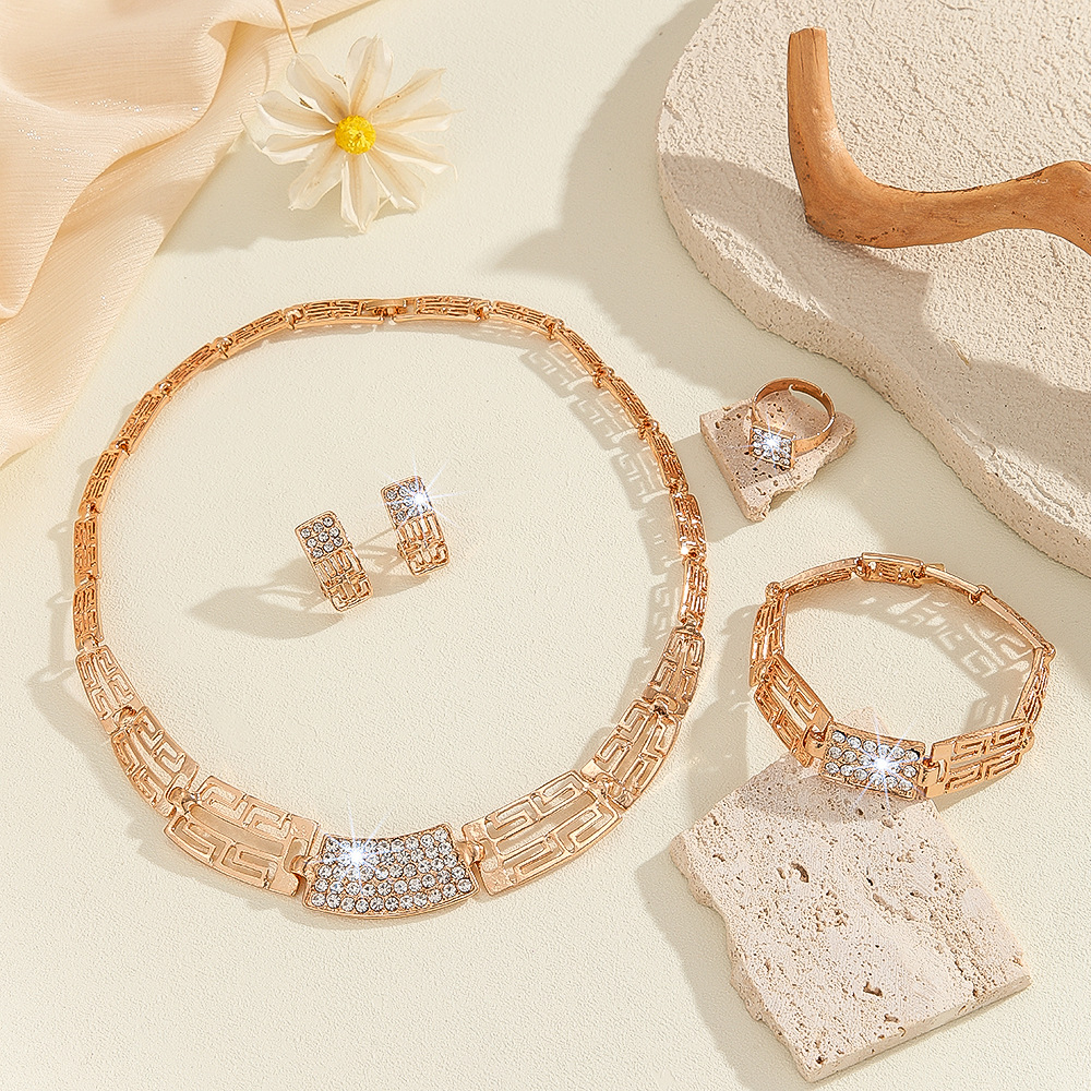Luxury_Stainless_Steel_Jewelry_Sets_Necklace_Earrings_Ring_Bracelet_Gold_Crystal_Women_Fashion_Jewelry_Sets