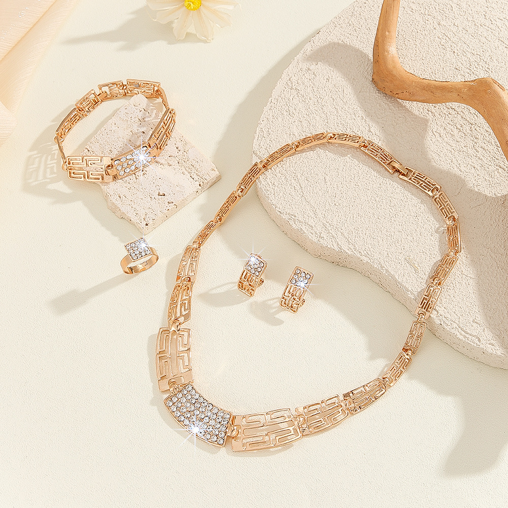 Luxury_Stainless_Steel_Jewelry_Sets_Necklace_Earrings_Ring_Bracelet_Gold_Crystal_Women_Fashion_Jewelry_Sets