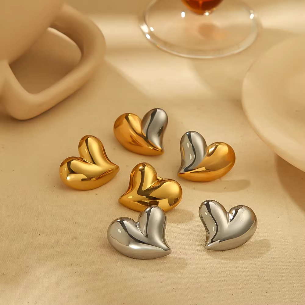 Minimalist Clean Fit Gold Silver Heart Pendant Necklace 18K PVD Gold Stainless Steel Metal Love Heart Stud Earring for Women