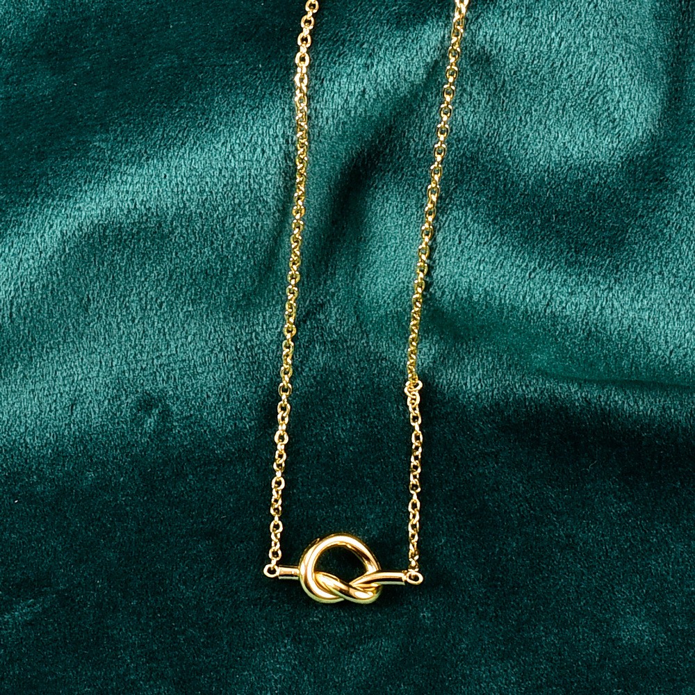 Gold Titanium Steel Love Knot Toggle Necklace – Minimalist Collar Chain for Women
