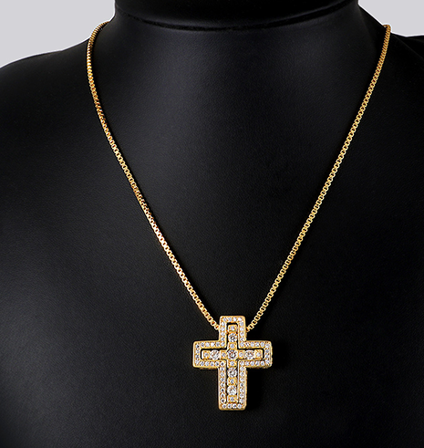 The Eternal Symbol in Fashion: The New Trend of Cross Jewelry